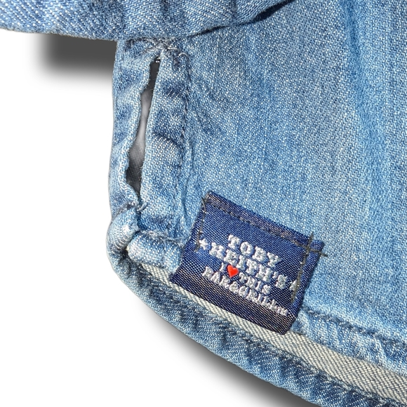 Toby Keith on Denim Shirt 🤠 - Picture 4 of 9